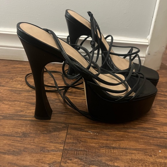 Aldo Lace-Up Platform Heels ‘Paya’ - Picture 2 of 5